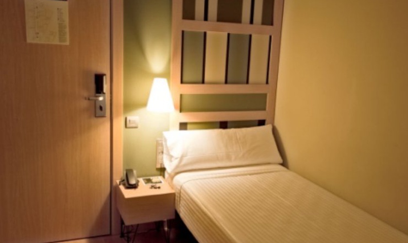 Single room Ciutat Barcelona Hotel