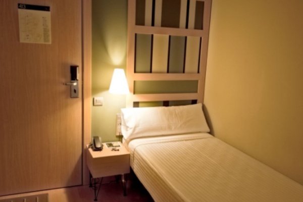 Single room Ciutat Barcelona Hotel